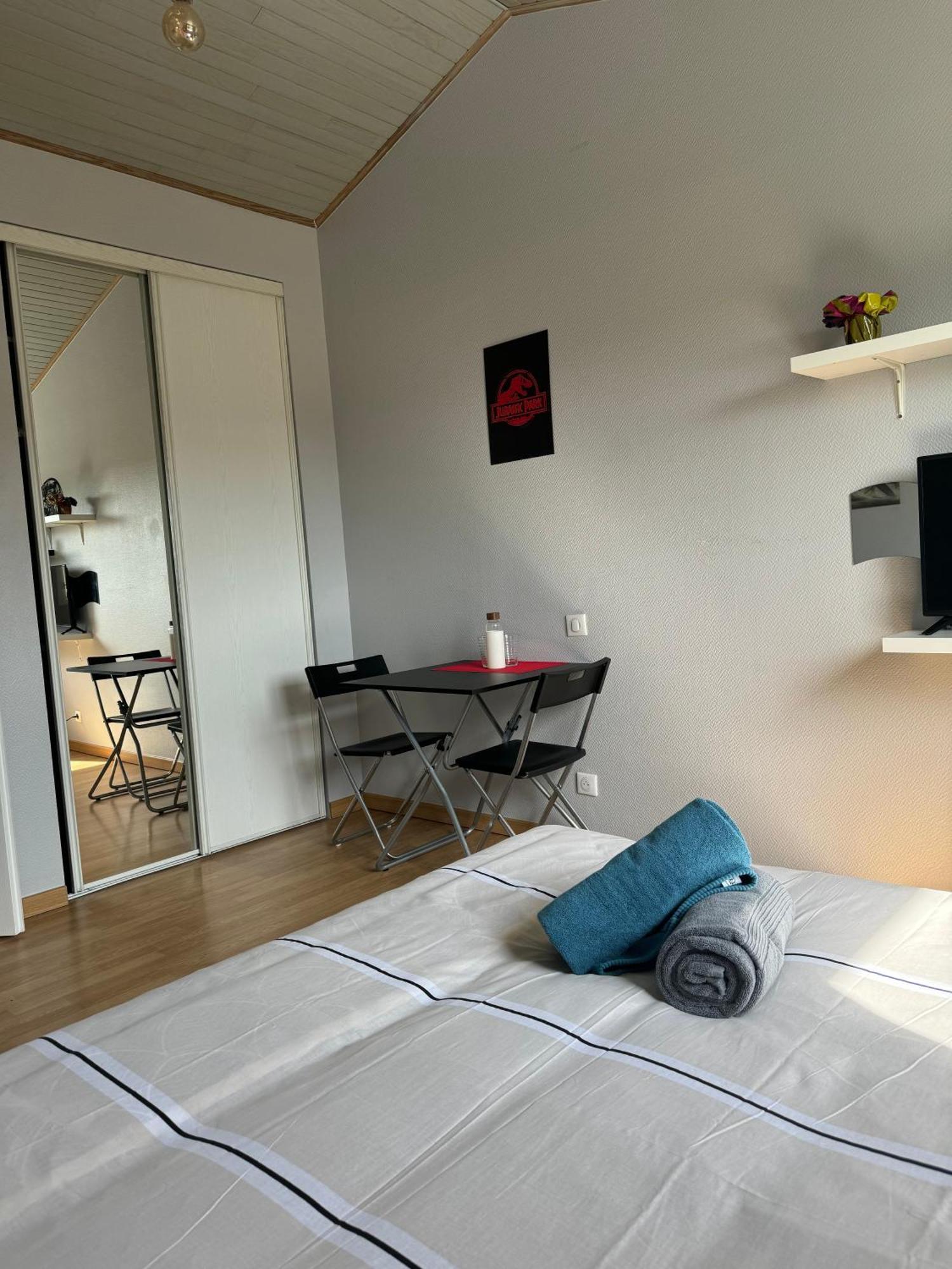 Ode Au Bassin Bed & Breakfast Миос Екстериор снимка